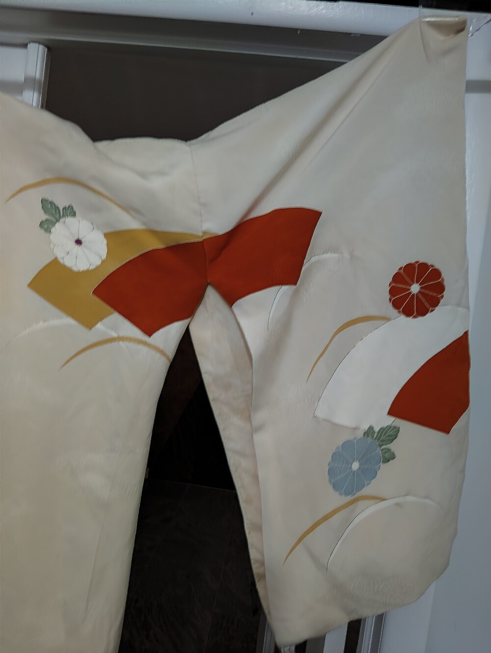 Authentic Japanese Cream Kimono with Orange & Gold Floral Accents 👘 - Picture 4 of 6